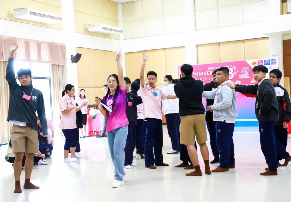 ภาพกิจกรรม  คณะวิทยาศาสตร์และเทคโนโลยี จัดค่ายวิทยาศาสตร์สัญจร ปีการศึกษา 2566  โรงเรียนวัชรวิทยา