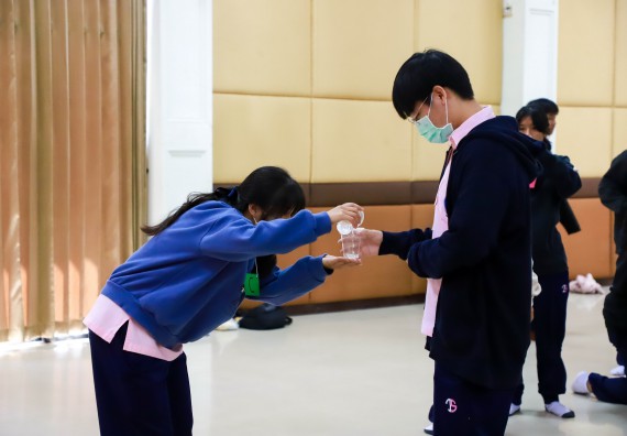 ภาพกิจกรรม  คณะวิทยาศาสตร์และเทคโนโลยี จัดค่ายวิทยาศาสตร์สัญจร ปีการศึกษา 2566  โรงเรียนวัชรวิทยา