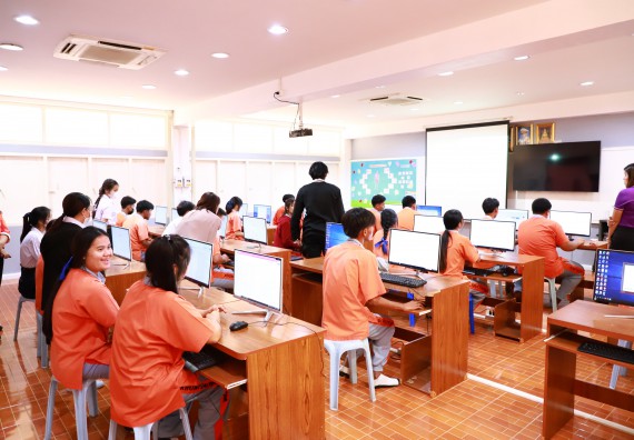 ภาพกิจกรรม  คณะวิทยาศาสตร์และเทคโนโลยี จัดค่ายวิทยาศาสตร์สัญจร ปีการศึกษา 2566  โรงเรียนคณฑีพิทยาคม