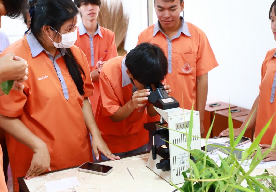 ภาพกิจกรรม  คณะวิทยาศาสตร์และเทคโนโลยี จัดค่ายวิทยาศาสตร์สัญจร ปีการศึกษา 2566  โรงเรียนคณฑีพิทยาคม