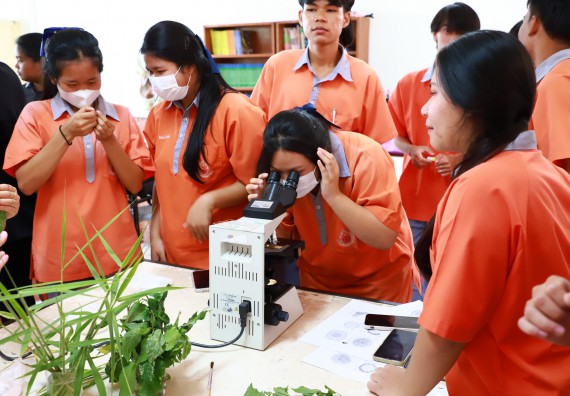 ภาพกิจกรรม  คณะวิทยาศาสตร์และเทคโนโลยี จัดค่ายวิทยาศาสตร์สัญจร ปีการศึกษา 2566  โรงเรียนคณฑีพิทยาคม
