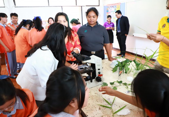 ภาพกิจกรรม  คณะวิทยาศาสตร์และเทคโนโลยี จัดค่ายวิทยาศาสตร์สัญจร ปีการศึกษา 2566  โรงเรียนคณฑีพิทยาคม