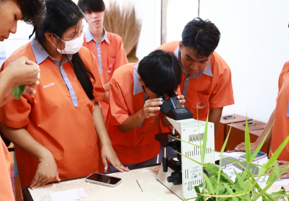 ภาพกิจกรรม  คณะวิทยาศาสตร์และเทคโนโลยี จัดค่ายวิทยาศาสตร์สัญจร ปีการศึกษา 2566  โรงเรียนคณฑีพิทยาคม