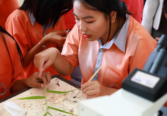ภาพกิจกรรม  คณะวิทยาศาสตร์และเทคโนโลยี จัดค่ายวิทยาศาสตร์สัญจร ปีการศึกษา 2566  โรงเรียนคณฑีพิทยาคม