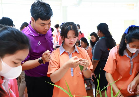 ภาพกิจกรรม  คณะวิทยาศาสตร์และเทคโนโลยี จัดค่ายวิทยาศาสตร์สัญจร ปีการศึกษา 2566  โรงเรียนคณฑีพิทยาคม