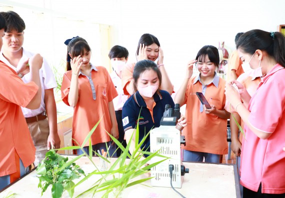 ภาพกิจกรรม  คณะวิทยาศาสตร์และเทคโนโลยี จัดค่ายวิทยาศาสตร์สัญจร ปีการศึกษา 2566  โรงเรียนคณฑีพิทยาคม