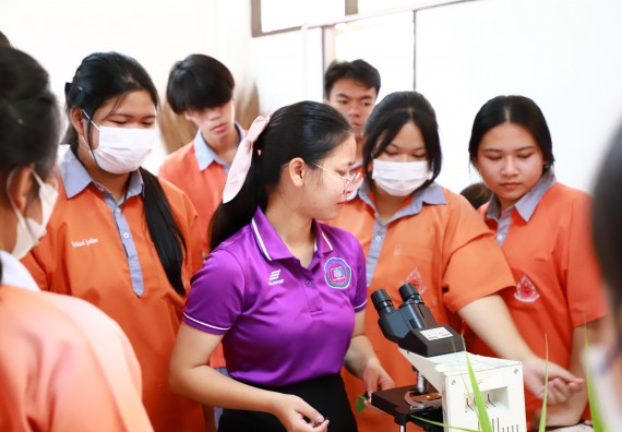 ภาพกิจกรรม  คณะวิทยาศาสตร์และเทคโนโลยี จัดค่ายวิทยาศาสตร์สัญจร ปีการศึกษา 2566  โรงเรียนคณฑีพิทยาคม