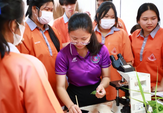 ภาพกิจกรรม  คณะวิทยาศาสตร์และเทคโนโลยี จัดค่ายวิทยาศาสตร์สัญจร ปีการศึกษา 2566  โรงเรียนคณฑีพิทยาคม
