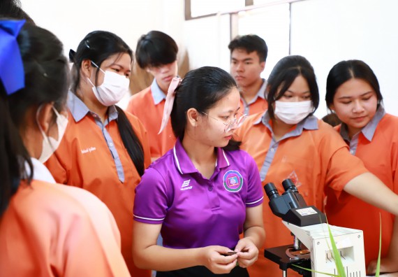 ภาพกิจกรรม  คณะวิทยาศาสตร์และเทคโนโลยี จัดค่ายวิทยาศาสตร์สัญจร ปีการศึกษา 2566  โรงเรียนคณฑีพิทยาคม