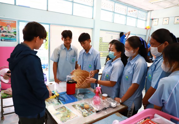 ภาพกิจกรรม  คณะวิทยาศาสตร์และเทคโนโลยี จัดค่ายวิทยาศาสตร์สัญจร ปีการศึกษา 2566  โรงเรียนพิไกรวิทยา