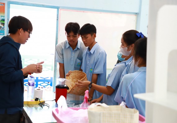 ภาพกิจกรรม  คณะวิทยาศาสตร์และเทคโนโลยี จัดค่ายวิทยาศาสตร์สัญจร ปีการศึกษา 2566  โรงเรียนพิไกรวิทยา