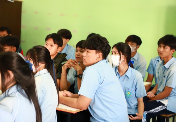 ภาพกิจกรรม  คณะวิทยาศาสตร์และเทคโนโลยี จัดค่ายวิทยาศาสตร์สัญจร ปีการศึกษา 2566  โรงเรียนพิไกรวิทยา