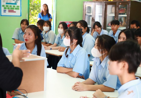 ภาพกิจกรรม  คณะวิทยาศาสตร์และเทคโนโลยี จัดค่ายวิทยาศาสตร์สัญจร ปีการศึกษา 2566  โรงเรียนพิไกรวิทยา