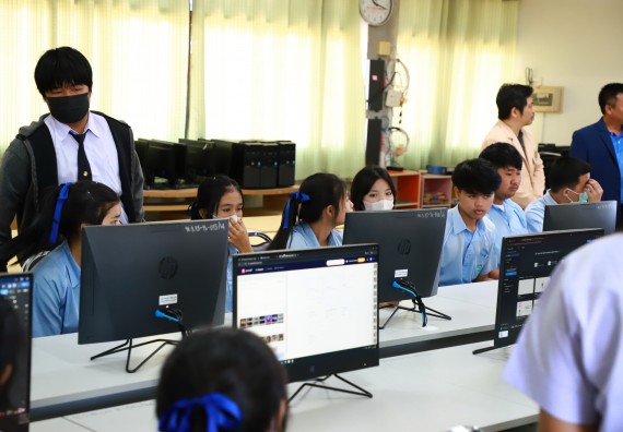 ภาพกิจกรรม  คณะวิทยาศาสตร์และเทคโนโลยี จัดค่ายวิทยาศาสตร์สัญจร ปีการศึกษา 2566  โรงเรียนพิไกรวิทยา