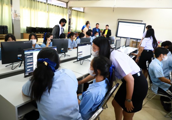 ภาพกิจกรรม  คณะวิทยาศาสตร์และเทคโนโลยี จัดค่ายวิทยาศาสตร์สัญจร ปีการศึกษา 2566  โรงเรียนพิไกรวิทยา