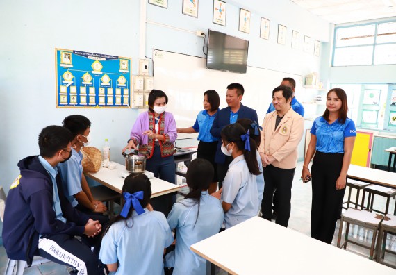 ภาพกิจกรรม  คณะวิทยาศาสตร์และเทคโนโลยี จัดค่ายวิทยาศาสตร์สัญจร ปีการศึกษา 2566  โรงเรียนพิไกรวิทยา