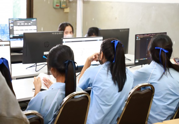 ภาพกิจกรรม  คณะวิทยาศาสตร์และเทคโนโลยี จัดค่ายวิทยาศาสตร์สัญจร ปีการศึกษา 2566  โรงเรียนพิไกรวิทยา