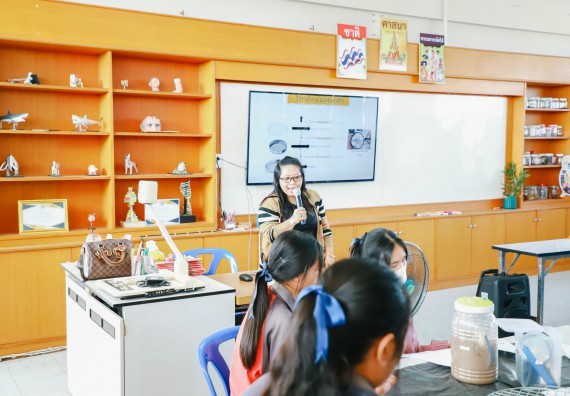 ภาพกิจกรรม  คณะวิทยาศาสตร์และเทคโนโลยี จัดค่ายวิทยาศาสตร์สัญจร ปีการศึกษา 2566  โรงเรียนวังแขมวิทยาคม