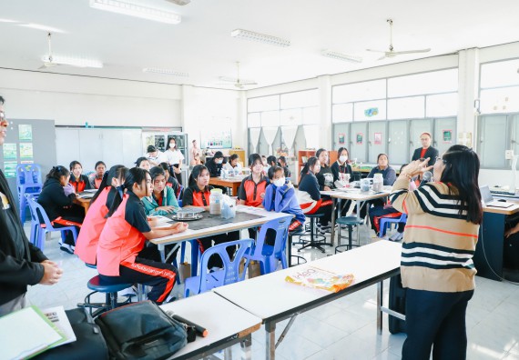ภาพกิจกรรม  คณะวิทยาศาสตร์และเทคโนโลยี จัดค่ายวิทยาศาสตร์สัญจร ปีการศึกษา 2566  โรงเรียนวังแขมวิทยาคม