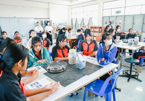 ภาพกิจกรรม  คณะวิทยาศาสตร์และเทคโนโลยี จัดค่ายวิทยาศาสตร์สัญจร ปีการศึกษา 2566  โรงเรียนวังแขมวิทยาคม