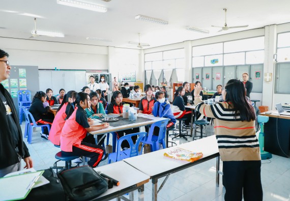 ภาพกิจกรรม  คณะวิทยาศาสตร์และเทคโนโลยี จัดค่ายวิทยาศาสตร์สัญจร ปีการศึกษา 2566  โรงเรียนวังแขมวิทยาคม