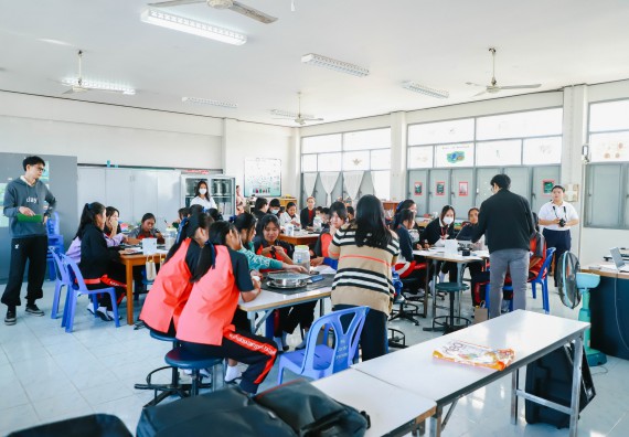 ภาพกิจกรรม  คณะวิทยาศาสตร์และเทคโนโลยี จัดค่ายวิทยาศาสตร์สัญจร ปีการศึกษา 2566  โรงเรียนวังแขมวิทยาคม