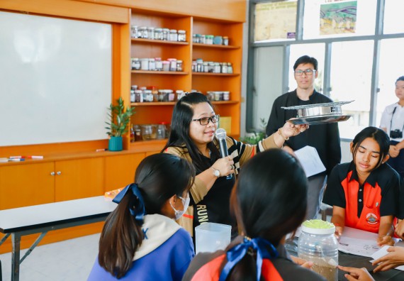 ภาพกิจกรรม  คณะวิทยาศาสตร์และเทคโนโลยี จัดค่ายวิทยาศาสตร์สัญจร ปีการศึกษา 2566  โรงเรียนวังแขมวิทยาคม
