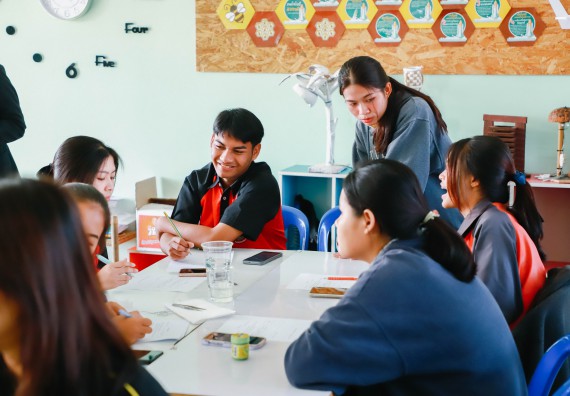 ภาพกิจกรรม  คณะวิทยาศาสตร์และเทคโนโลยี จัดค่ายวิทยาศาสตร์สัญจร ปีการศึกษา 2566  โรงเรียนวังแขมวิทยาคม
