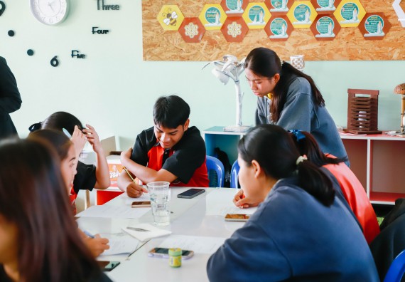 ภาพกิจกรรม  คณะวิทยาศาสตร์และเทคโนโลยี จัดค่ายวิทยาศาสตร์สัญจร ปีการศึกษา 2566  โรงเรียนวังแขมวิทยาคม