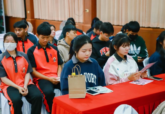 ภาพกิจกรรม  คณะวิทยาศาสตร์และเทคโนโลยี จัดค่ายวิทยาศาสตร์สัญจร ปีการศึกษา 2566  โรงเรียนวังแขมวิทยาคม