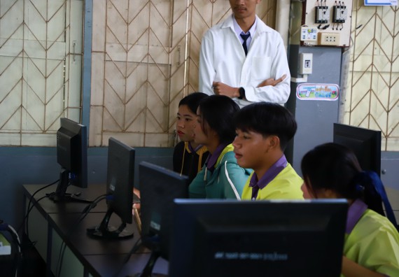 คณะวิทยาศาสตร์และเทคโนโลยี จัดค่ายวิทยาศาสตร์สัญจร ปีการศึกษา 2566  โรงเรียนทุ่งโพธิ์ทะเลพิทยา