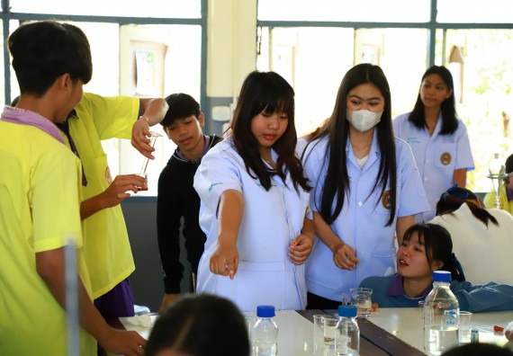 คณะวิทยาศาสตร์และเทคโนโลยี จัดค่ายวิทยาศาสตร์สัญจร ปีการศึกษา 2566  โรงเรียนทุ่งโพธิ์ทะเลพิทยา