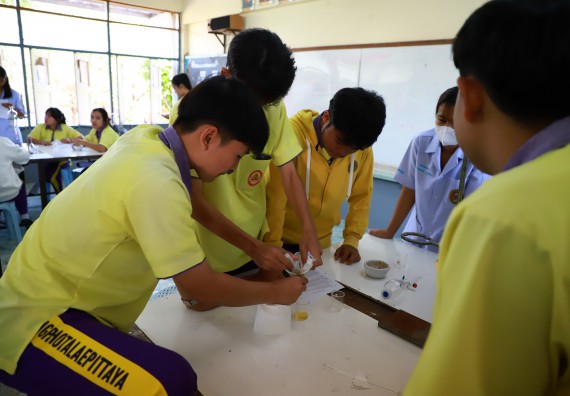 คณะวิทยาศาสตร์และเทคโนโลยี จัดค่ายวิทยาศาสตร์สัญจร ปีการศึกษา 2566  โรงเรียนทุ่งโพธิ์ทะเลพิทยา