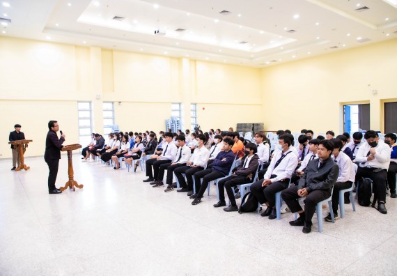 ภาพกิจกรรม  คณะวิทยาศาสตร์และเทคโนโลยี มหาวิทยาลัยราชภัฏกำแพงเพชร  จัดกิจกรรมแลกเปลี่ยนเรียนรู้ เรื่อง HOW TO เขียนอย่างไรให้ได้ทุน