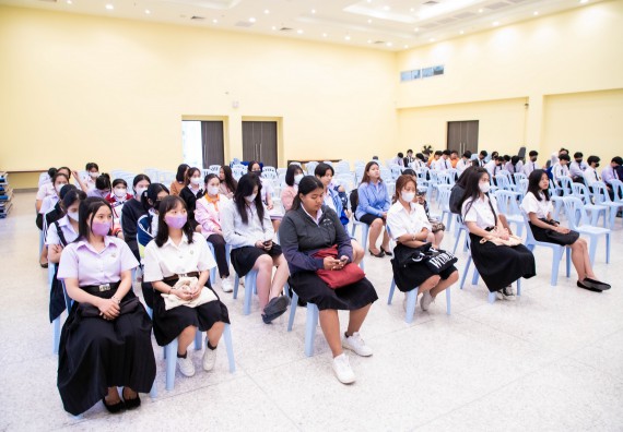 ภาพกิจกรรม  คณะวิทยาศาสตร์และเทคโนโลยี มหาวิทยาลัยราชภัฏกำแพงเพชร  จัดกิจกรรมแลกเปลี่ยนเรียนรู้ เรื่อง HOW TO เขียนอย่างไรให้ได้ทุน