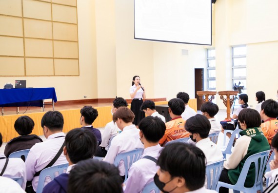 ภาพกิจกรรม  คณะวิทยาศาสตร์และเทคโนโลยี มหาวิทยาลัยราชภัฏกำแพงเพชร  จัดกิจกรรมแลกเปลี่ยนเรียนรู้ เรื่อง HOW TO เขียนอย่างไรให้ได้ทุน