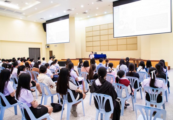 ภาพกิจกรรม  คณะวิทยาศาสตร์และเทคโนโลยี มหาวิทยาลัยราชภัฏกำแพงเพชร  จัดกิจกรรมแลกเปลี่ยนเรียนรู้ เรื่อง HOW TO เขียนอย่างไรให้ได้ทุน