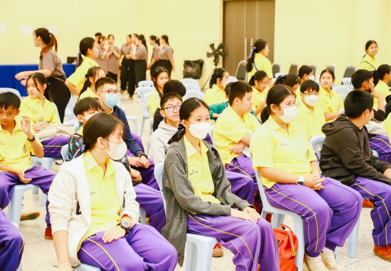 ภาพกิจกรรม  คณะวิทยาศาสตร์และเทคโนโลยี ร่วมกับโรงเรียนสรรพวิทยาคม จัดโครงการพัฒนาการจัดการเรียนการสอนในห้องเรียนพิเศษวิทยาศาสตร์ คณิตศาสตร์ เข้มข้น (ISM)