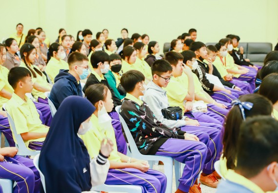 ภาพกิจกรรม  คณะวิทยาศาสตร์และเทคโนโลยี ร่วมกับโรงเรียนสรรพวิทยาคม จัดโครงการพัฒนาการจัดการเรียนการสอนในห้องเรียนพิเศษวิทยาศาสตร์ คณิตศาสตร์ เข้มข้น (ISM)