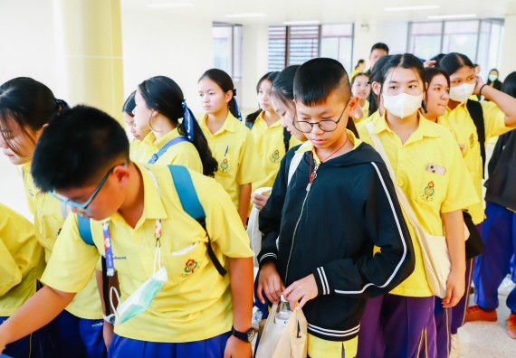 ภาพกิจกรรม  คณะวิทยาศาสตร์และเทคโนโลยี ร่วมกับโรงเรียนสรรพวิทยาคม จัดโครงการพัฒนาการจัดการเรียนการสอนในห้องเรียนพิเศษวิทยาศาสตร์ คณิตศาสตร์ เข้มข้น (ISM)