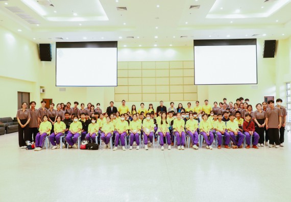 ภาพกิจกรรม  คณะวิทยาศาสตร์และเทคโนโลยี ร่วมกับโรงเรียนสรรพวิทยาคม จัดโครงการพัฒนาการจัดการเรียนการสอนในห้องเรียนพิเศษวิทยาศาสตร์ คณิตศาสตร์ เข้มข้น (ISM)