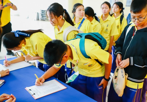 ภาพกิจกรรม  คณะวิทยาศาสตร์และเทคโนโลยี ร่วมกับโรงเรียนสรรพวิทยาคม จัดโครงการพัฒนาการจัดการเรียนการสอนในห้องเรียนพิเศษวิทยาศาสตร์ คณิตศาสตร์ เข้มข้น (ISM)