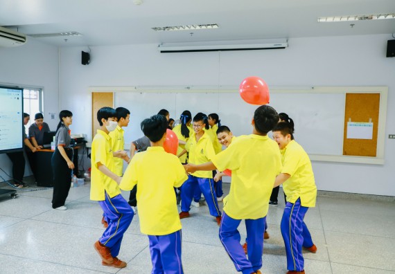 ภาพกิจกรรม  คณะวิทยาศาสตร์และเทคโนโลยี ร่วมกับโรงเรียนสรรพวิทยาคม จัดโครงการพัฒนาการจัดการเรียนการสอนในห้องเรียนพิเศษวิทยาศาสตร์ คณิตศาสตร์ เข้มข้น (ISM)