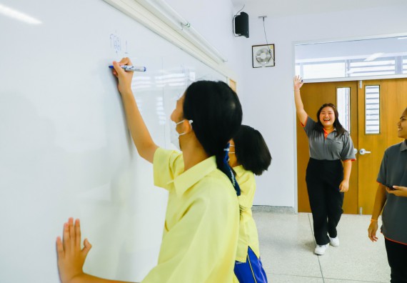 ภาพกิจกรรม  คณะวิทยาศาสตร์และเทคโนโลยี ร่วมกับโรงเรียนสรรพวิทยาคม จัดโครงการพัฒนาการจัดการเรียนการสอนในห้องเรียนพิเศษวิทยาศาสตร์ คณิตศาสตร์ เข้มข้น (ISM)