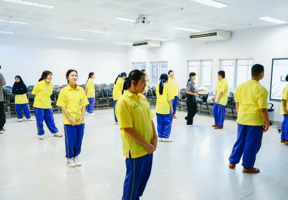 ภาพกิจกรรม  คณะวิทยาศาสตร์และเทคโนโลยี ร่วมกับโรงเรียนสรรพวิทยาคม จัดโครงการพัฒนาการจัดการเรียนการสอนในห้องเรียนพิเศษวิทยาศาสตร์ คณิตศาสตร์ เข้มข้น (ISM)