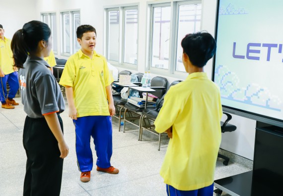 ภาพกิจกรรม  คณะวิทยาศาสตร์และเทคโนโลยี ร่วมกับโรงเรียนสรรพวิทยาคม จัดโครงการพัฒนาการจัดการเรียนการสอนในห้องเรียนพิเศษวิทยาศาสตร์ คณิตศาสตร์ เข้มข้น (ISM)