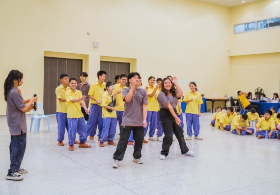 ภาพกิจกรรม  คณะวิทยาศาสตร์และเทคโนโลยี ร่วมกับโรงเรียนสรรพวิทยาคม จัดโครงการพัฒนาการจัดการเรียนการสอนในห้องเรียนพิเศษวิทยาศาสตร์ คณิตศาสตร์ เข้มข้น (ISM)