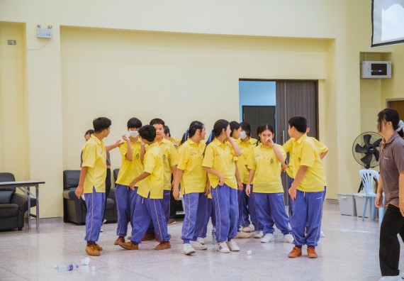 ภาพกิจกรรม  คณะวิทยาศาสตร์และเทคโนโลยี ร่วมกับโรงเรียนสรรพวิทยาคม จัดโครงการพัฒนาการจัดการเรียนการสอนในห้องเรียนพิเศษวิทยาศาสตร์ คณิตศาสตร์ เข้มข้น (ISM)