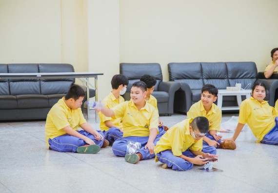 ภาพกิจกรรม  คณะวิทยาศาสตร์และเทคโนโลยี ร่วมกับโรงเรียนสรรพวิทยาคม จัดโครงการพัฒนาการจัดการเรียนการสอนในห้องเรียนพิเศษวิทยาศาสตร์ คณิตศาสตร์ เข้มข้น (ISM)