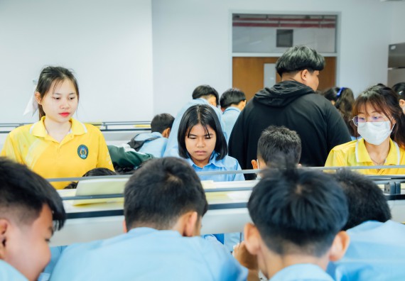 ภาพกิจกรรม คณะวิทยาศาสตร์และเทคโนโลยี ร่วมกับโรงเรียนคลองลานวิทยา จัดโครงการส่งเสริมและพัฒนาศักยภาพนักเรียนห้องเรียนพิเศษ